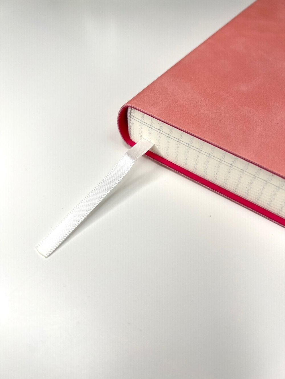 Блокнот А4 200л. (400страниц) в клетку без рамки Розовый (К44-700КБР)