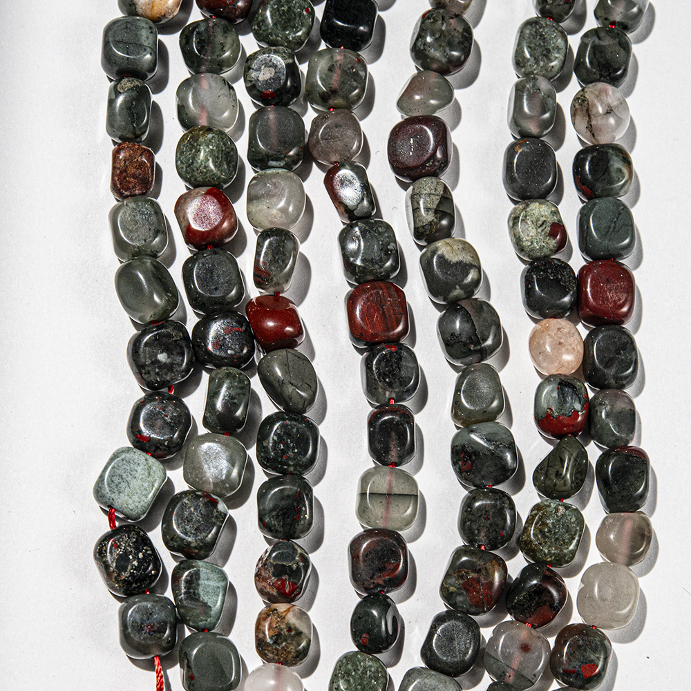 Халцедон с гелиотропом натуральный, фриформ 9-11мм