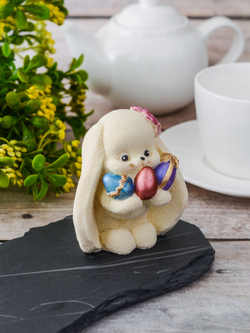 Фигурка на торт "Пасхальный зайка"