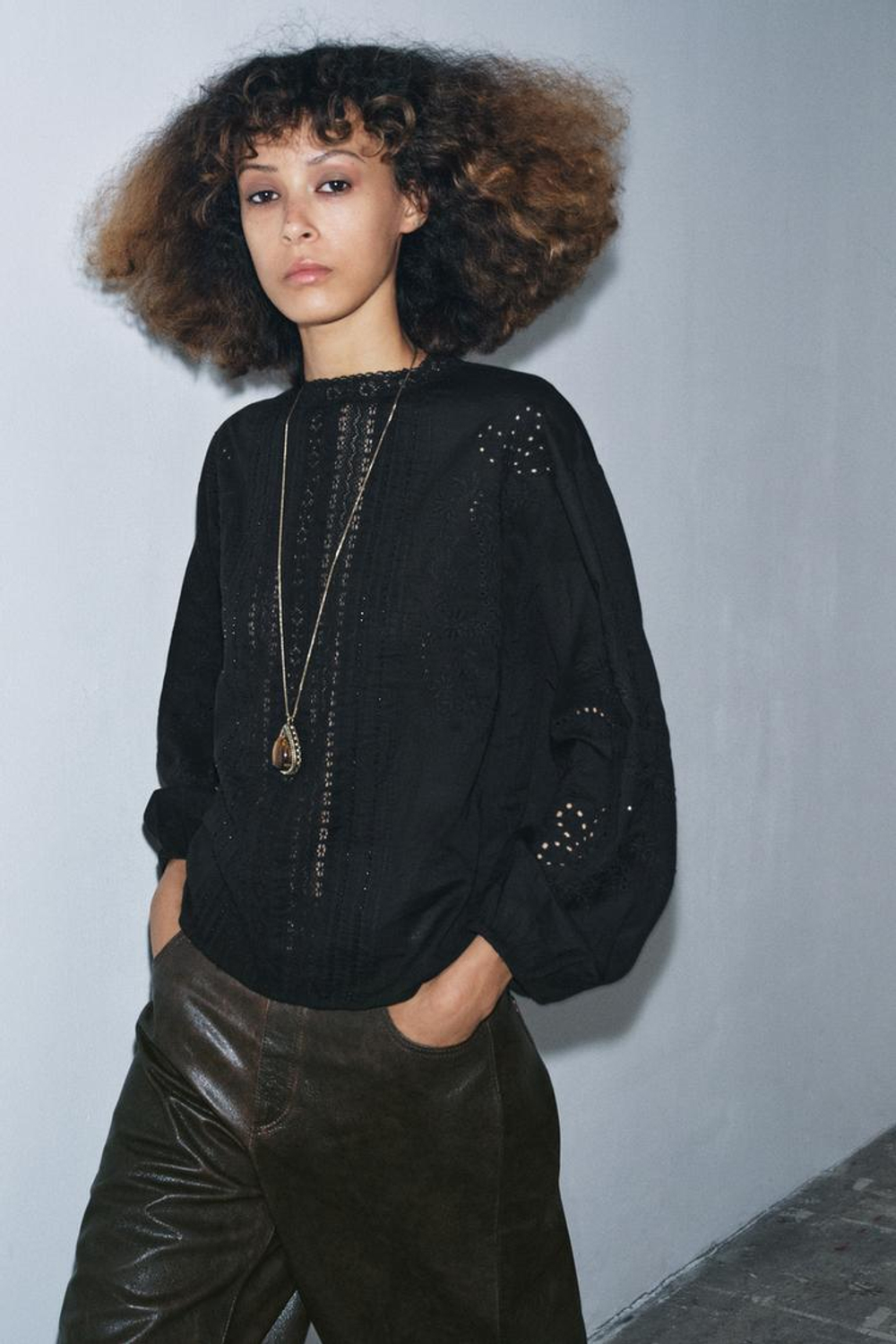 ZARA РУБАШКА С ВЫШИВКОЙ И КРУЖЕВОМ — ZW COLLECTION, ЧЕРНЫЙ