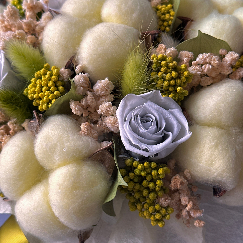 «Лимонад» - композиция из стабилизированных цветов и сухоцветов