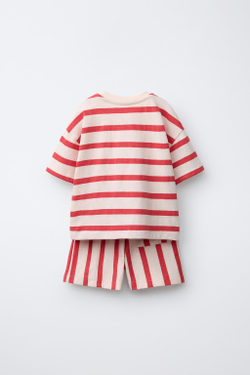 ZARA КОМПЛЕКТ ФУТБОЛКА И БЕРМУДЫ В ПОЛОСКУ, БЕЛЫЙ/КРАСНЫЙ