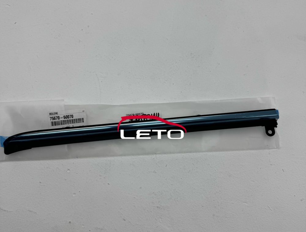 Молдинг форточки (RE, LH) 75670-60070 7567060070