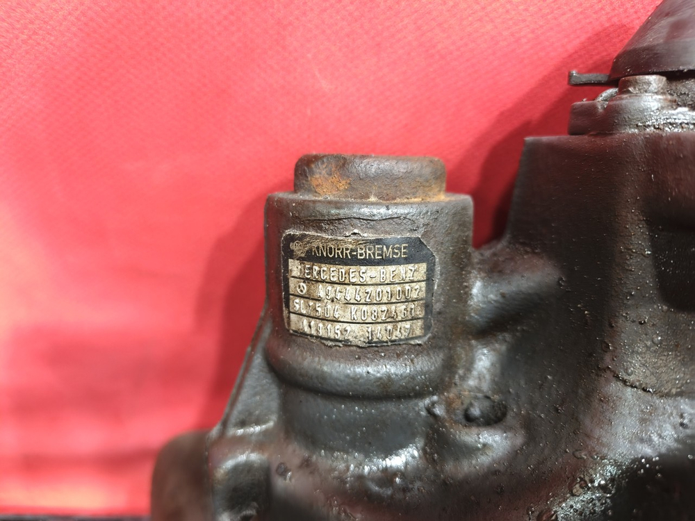 Суппорт задний левый