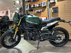 Benelli Leoncino 800 Trail (Green)