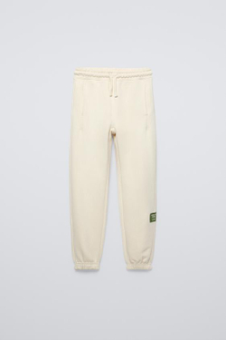 ZARA КОМПЛЕКТ ИЗ ДЖОГГЕРОВ И ТОЛСТОВКИ С НАДПИСЬЮ, ЭКРЮ