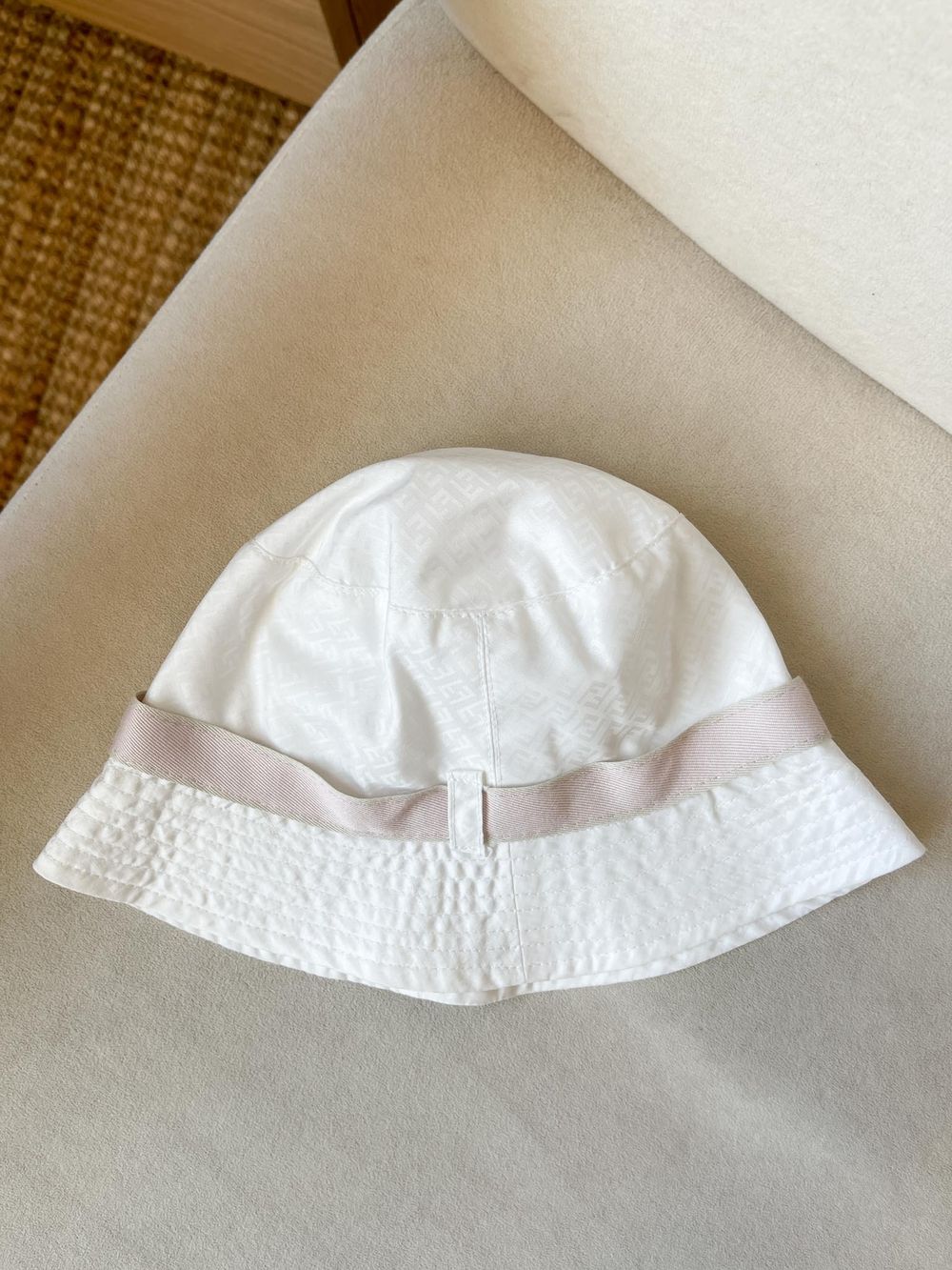 Панама Fendi, 74