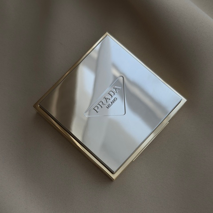 Палетка теней Prada