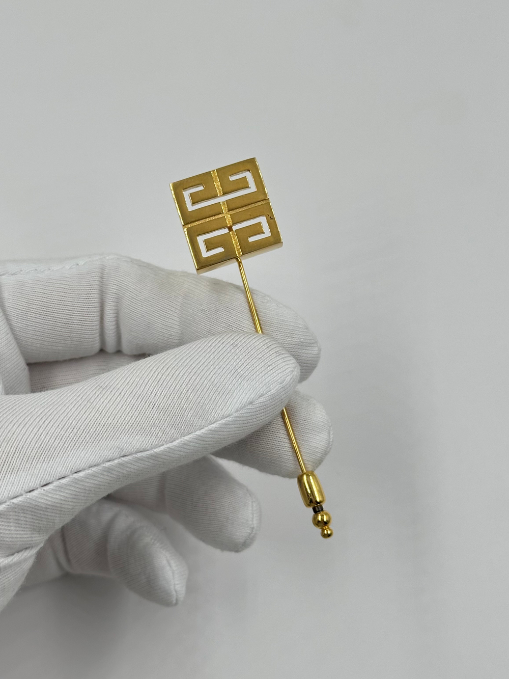 Брошь булавка Лого Givenchy 1978 год