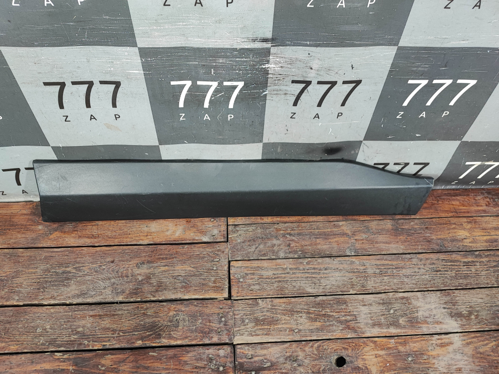 Накладка двери передней правой Toyota RAV4 V (XA50) 18-нв Б/У Оригинал 7507342040