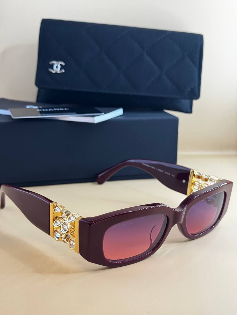 Солнцезащитные очки CHANEL