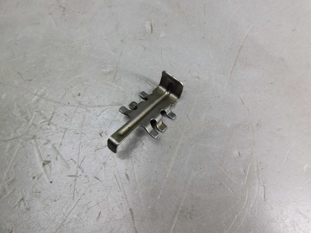 крепление провода генератора Honda Magna 750 RC43 32111-MZ5-000