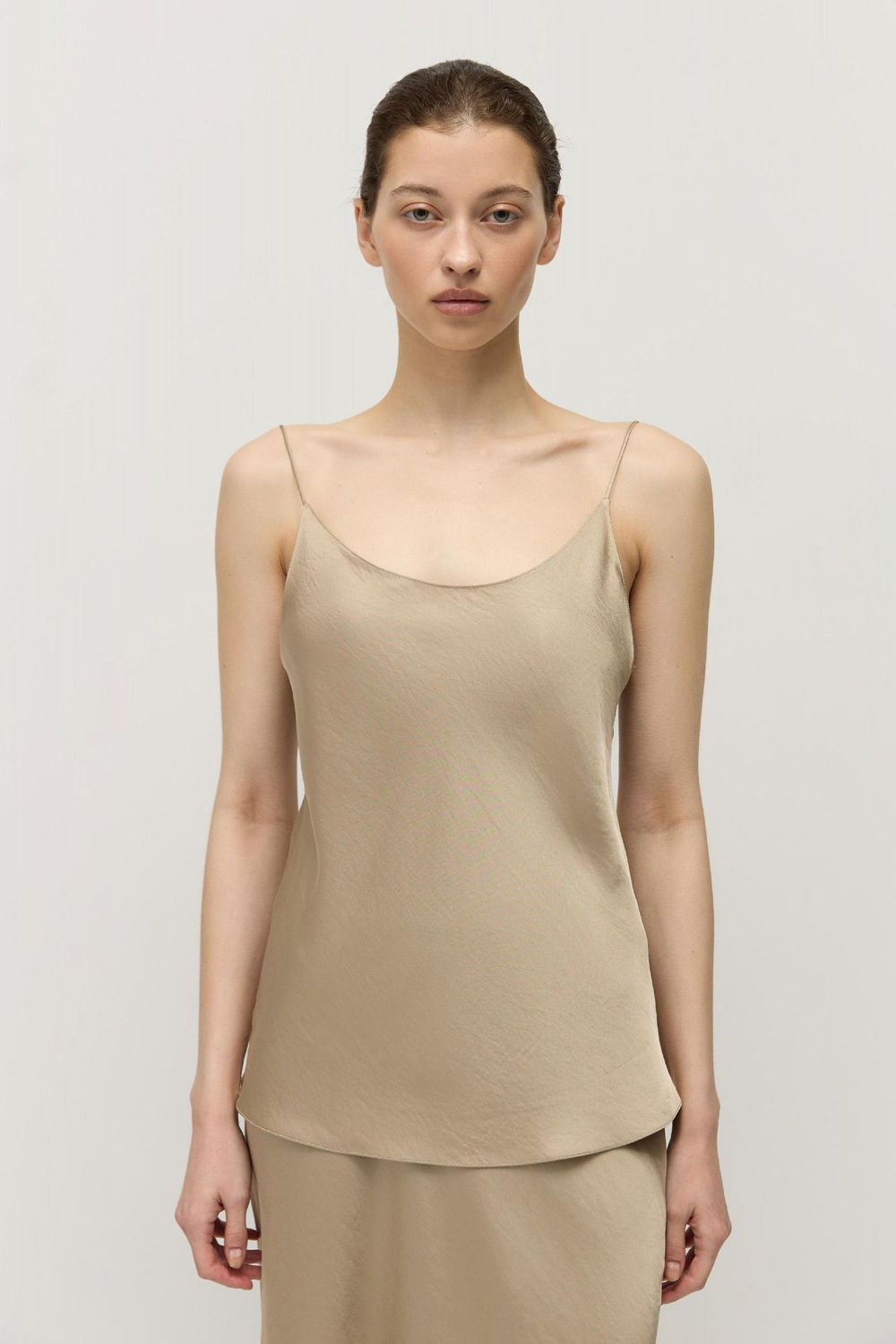 Топ на тонких бретелях