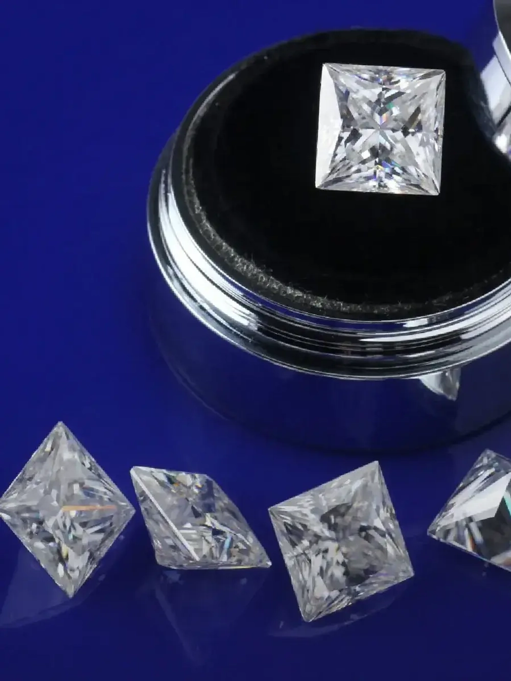 Муассанит принцесса 3×3мм 0.3сt