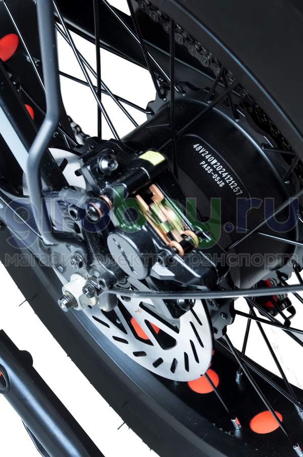 Электровелосипед Minako F11 Pro 2025 года (48V/20Ah) - Черный обод