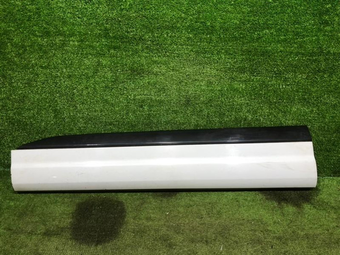 Накладка двери передняя левая Audi Q7 2 (2015-н.в.)