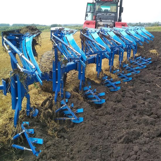 Плуг ППО-8 (7+1) с предплужниками