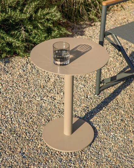 Уличный столик Asinara из алюминия цвета таупе, диаметр 40 см