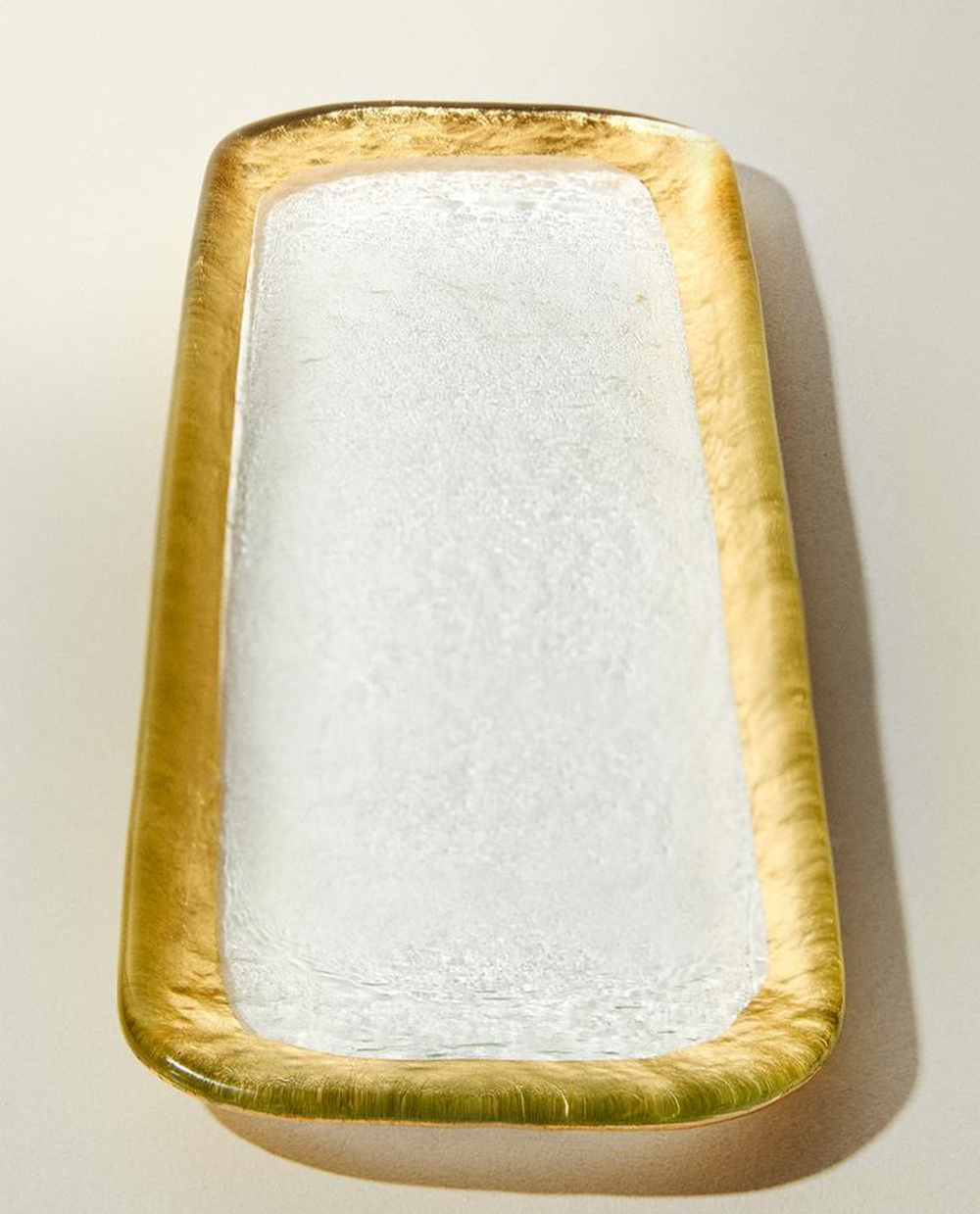 ZARA HOME СТЕКЛЯННОЕ СЕРВИРОВОЧНОЕ БЛЮДО С ЗОЛОТИСТОЙ КРОМКОЙ, ЗОЛОТИСТЫЙ