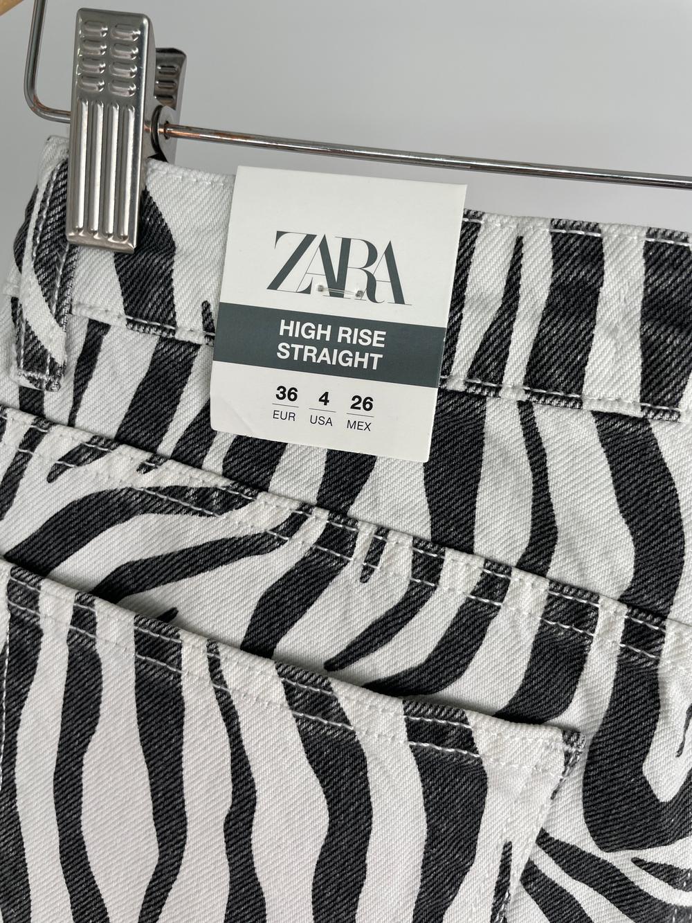 Джинсы Zara