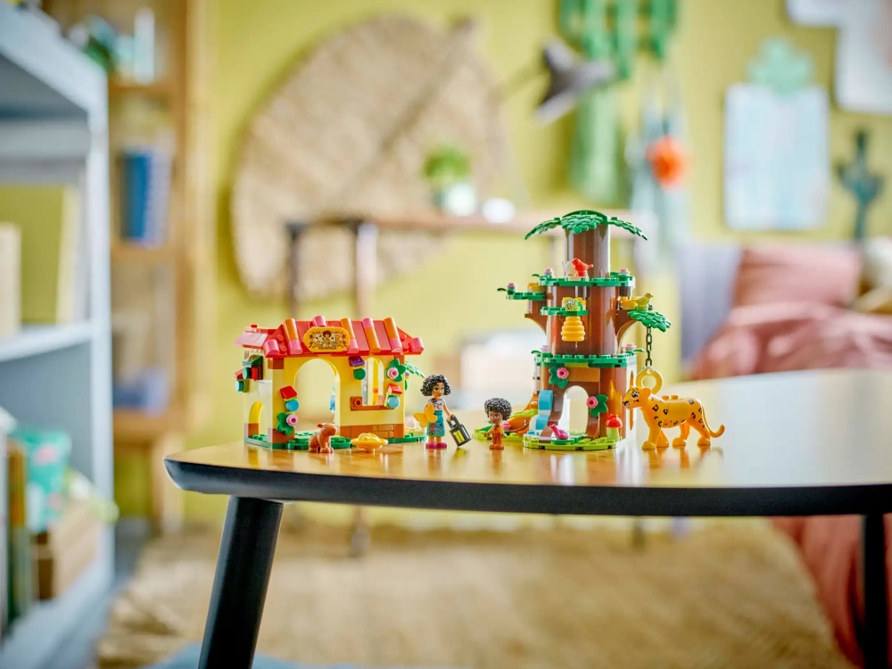 Конструктор LEGO Disney 43251 Приют для животных Антонио