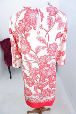 Платье приятное к телу, визуально на 46/48 размер