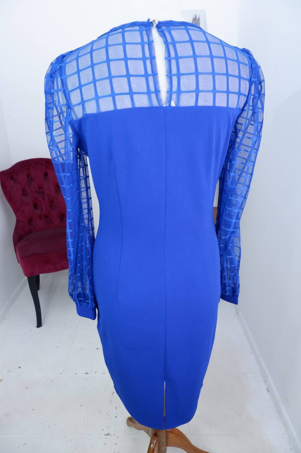 Платье с красивым акцентом, визуально 46 размер