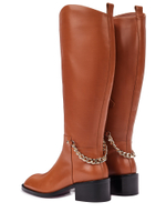 Женские кожаные коричневые сапоги с цепочкой