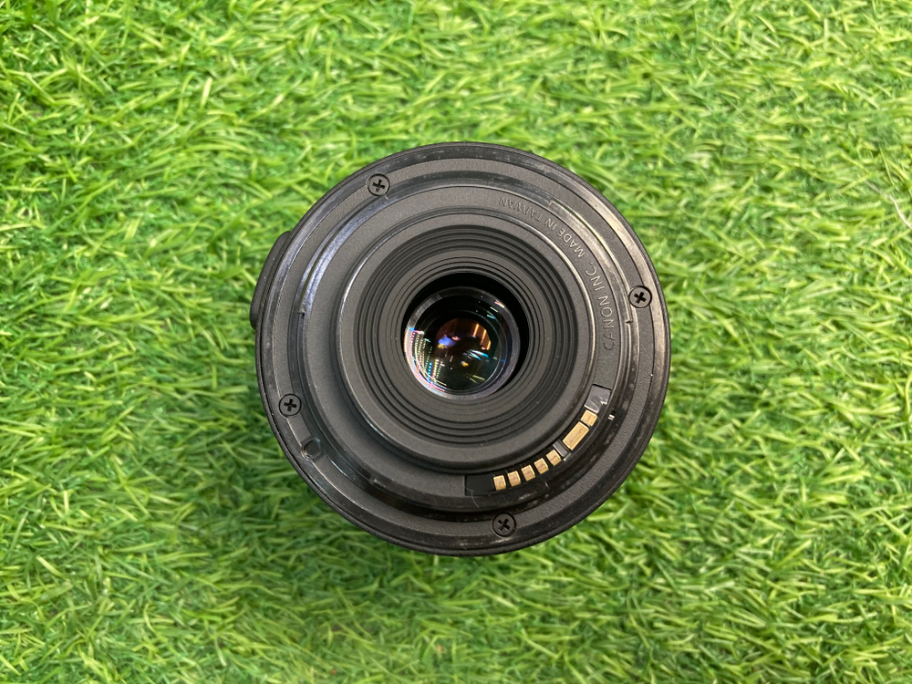 Canon 1100D kit 18-55mm 3.5-5.6 III 7.600 кадров