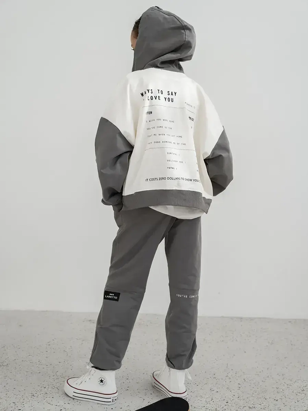 Спортивный костюм для девочки в школу