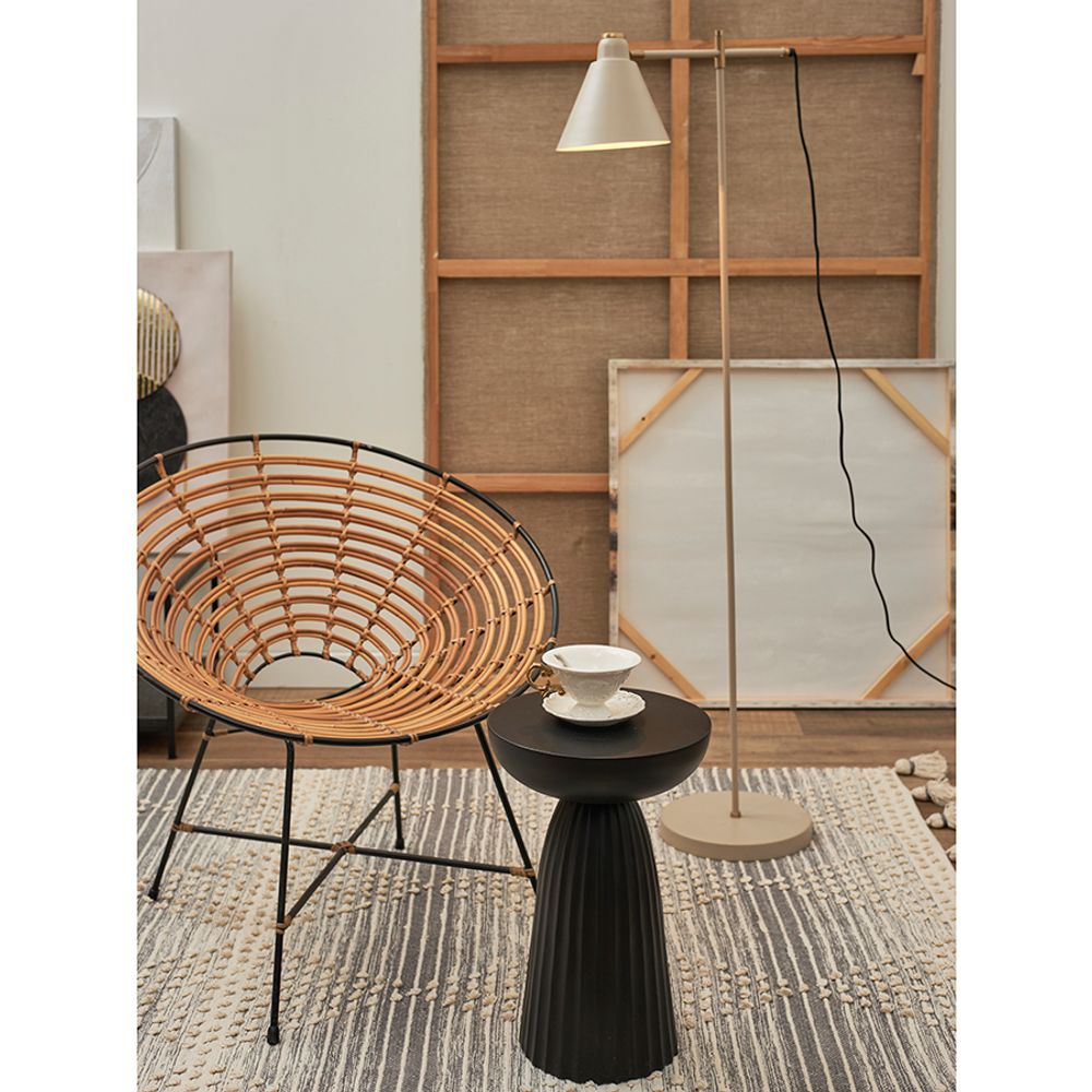 Столик приставной Ujev, Ø30,5 см, черный