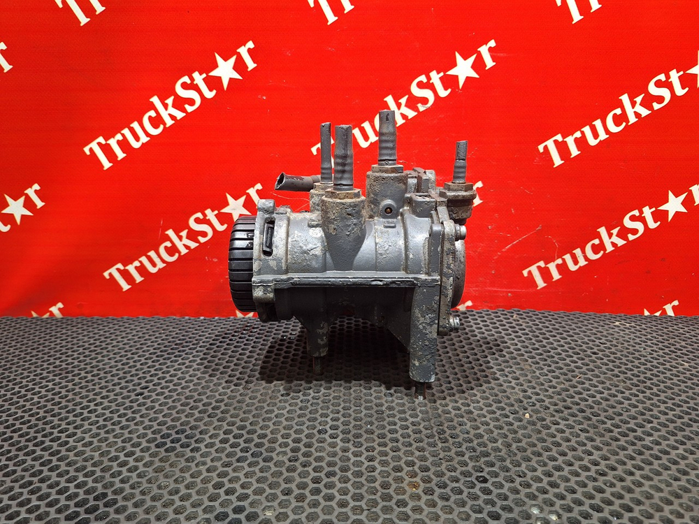 Кран управления тормозами прицепа 2018г