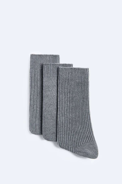 ZARA НАБОР ИЗ ТРЕХ ПАР НОСКОВ В РУБЧИК, СЕРЫЙ