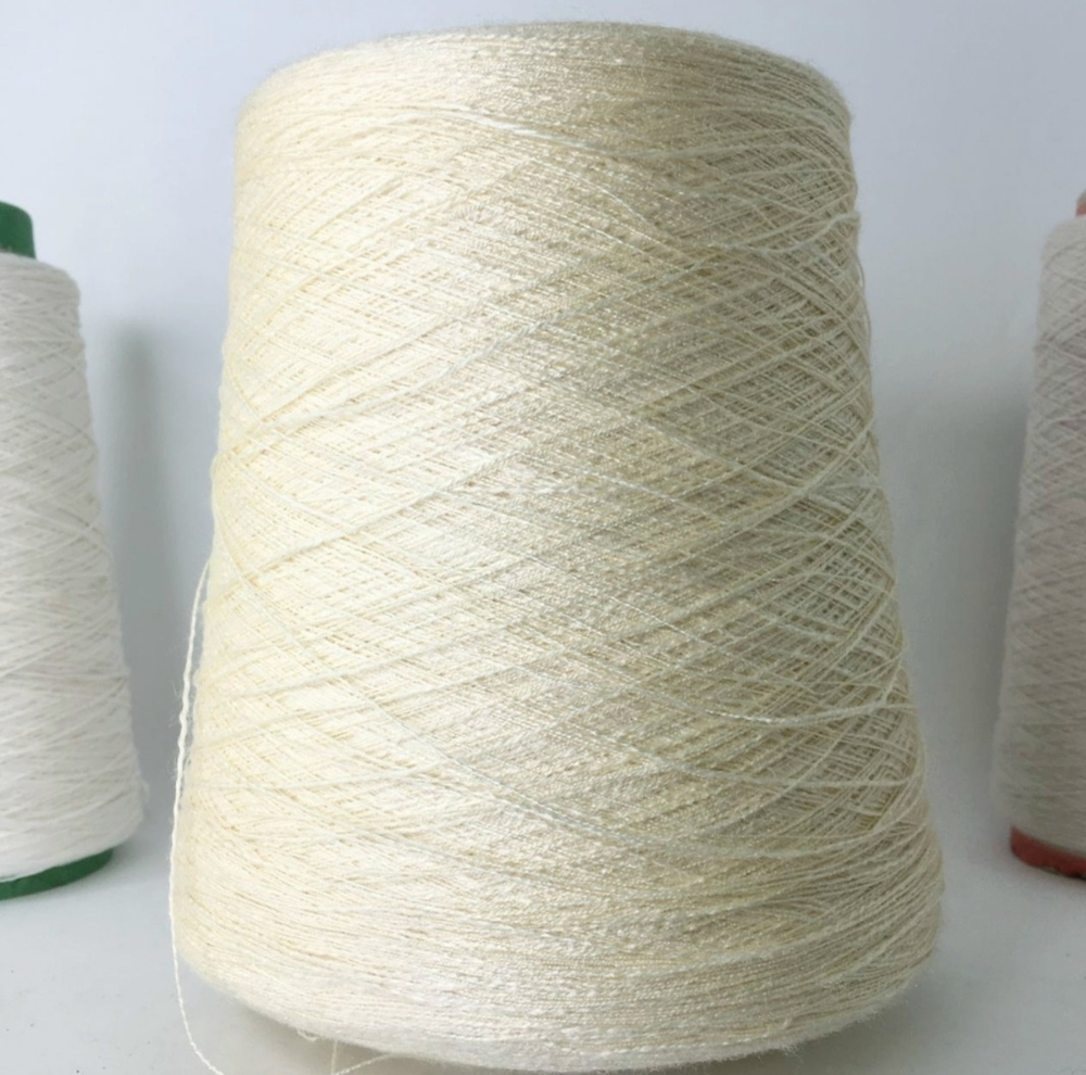 SAUVAGE- Botto Giuseppe; 100% шелк; 2400м/100гр; col.HE 100A, цвет: молочный Есть бобинки: 72 и 491гр