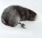 Серебристая анальная пробка с серым хвостиком (Цвет: серый)
