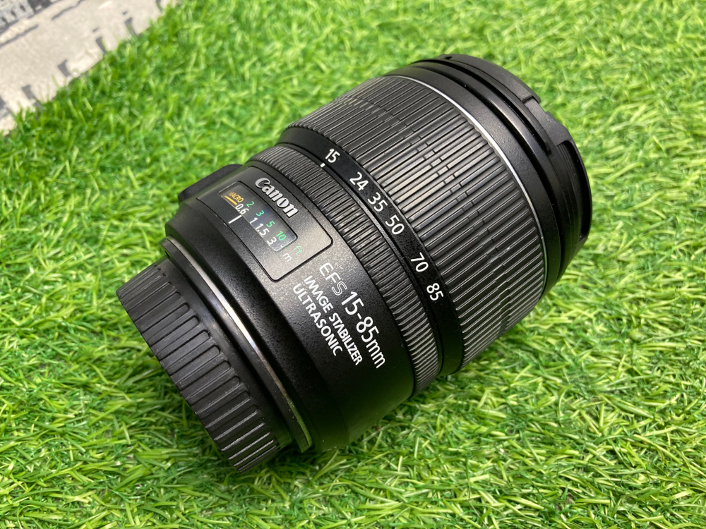 Canon EF-S 15-85mm 3.5-5.6 IS USM