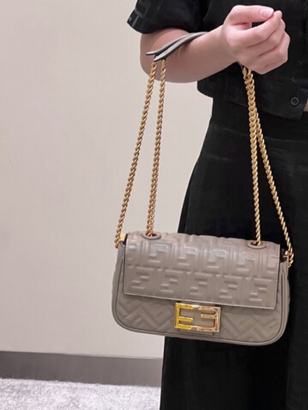 Fendi Baguette Chain Bag 24 cm