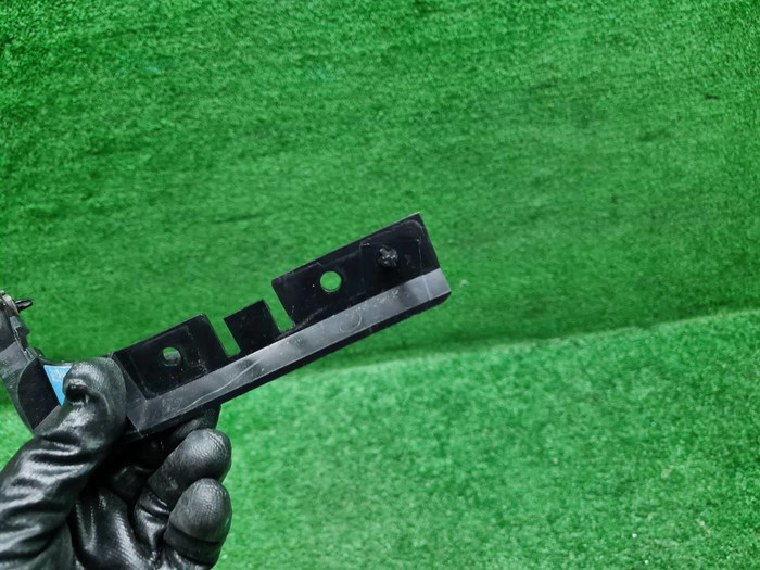 Кронштейн заднего бампера LR Discovery Sport 19-нв