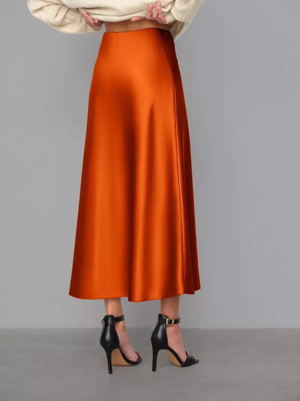 Юбка атласная плотная, шелковая на резинке, весенняя