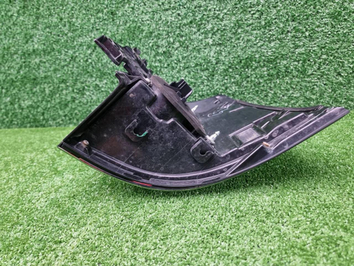 Фонарь левый внешний Toyota Land Cruiser 200 15-21