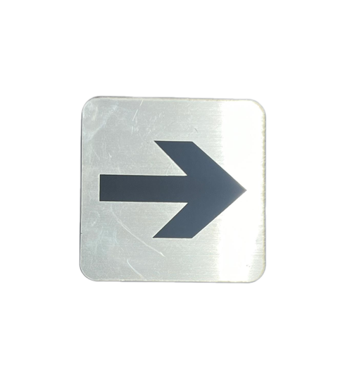 ТАБЛИЧКА ПЛ. СЕРЕБРО НАПРАВЛЯЮЩАЯ СТРЕЛКА 100ММх100ММ
