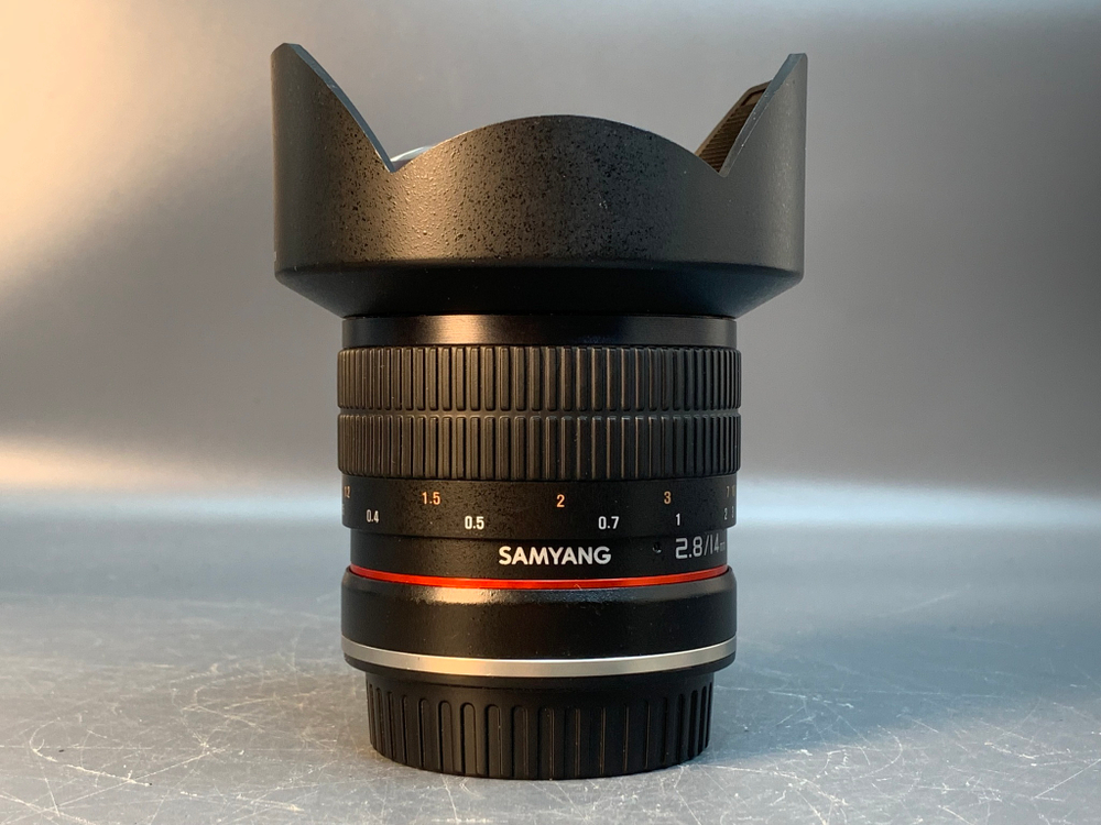 Samyang 14mm 2.8 ED AS IF UMC, не большие царапины на передней линзе