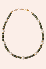 Ожерелье из пресноводного жемчуга и зелёного канадского нефрита