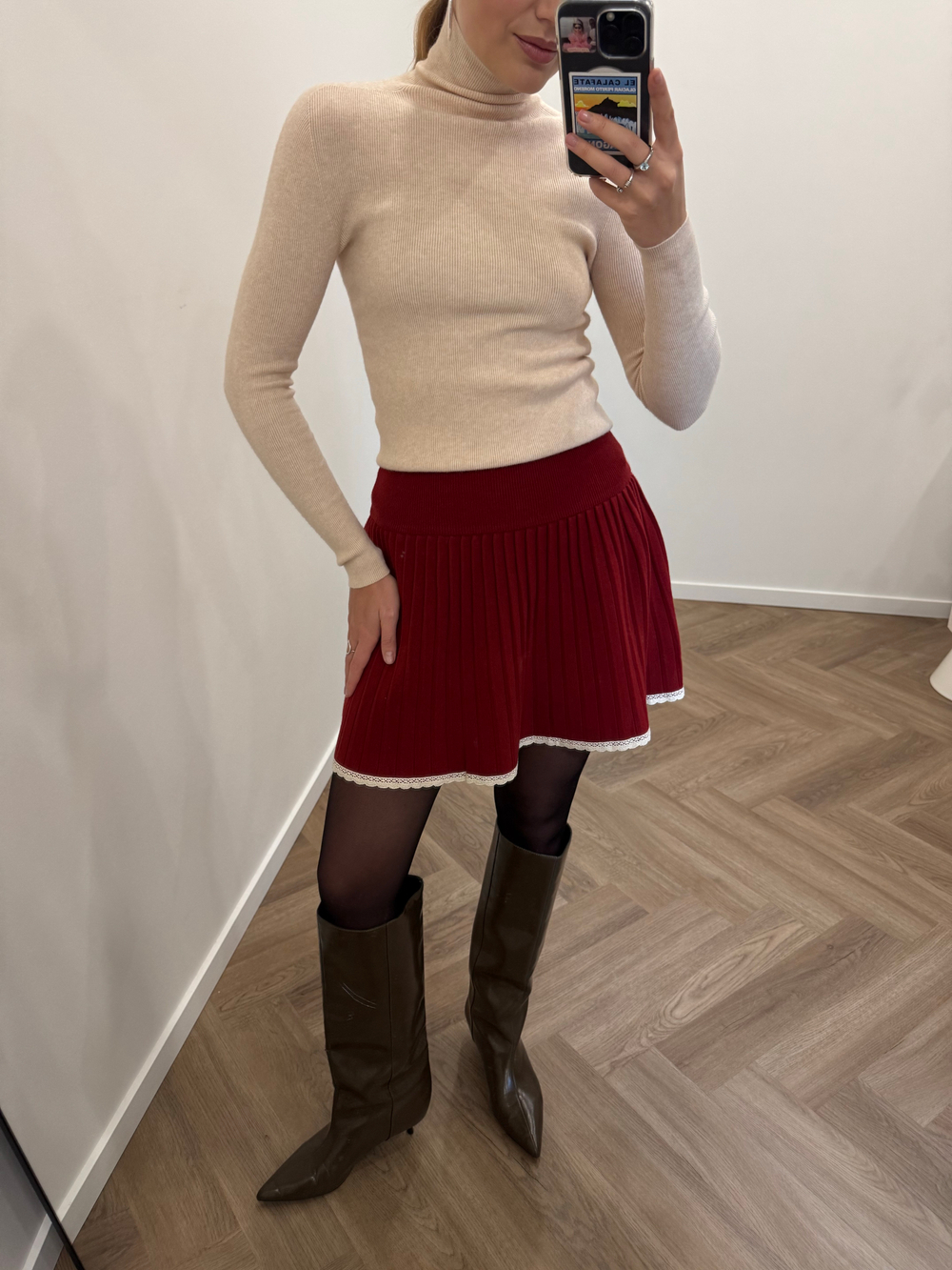 Юбка трикотажная плиссе красный