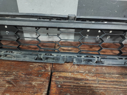 Решетка переднего бампера Skoda Karoq 17-нв Б/У Оригинал 57A853677A