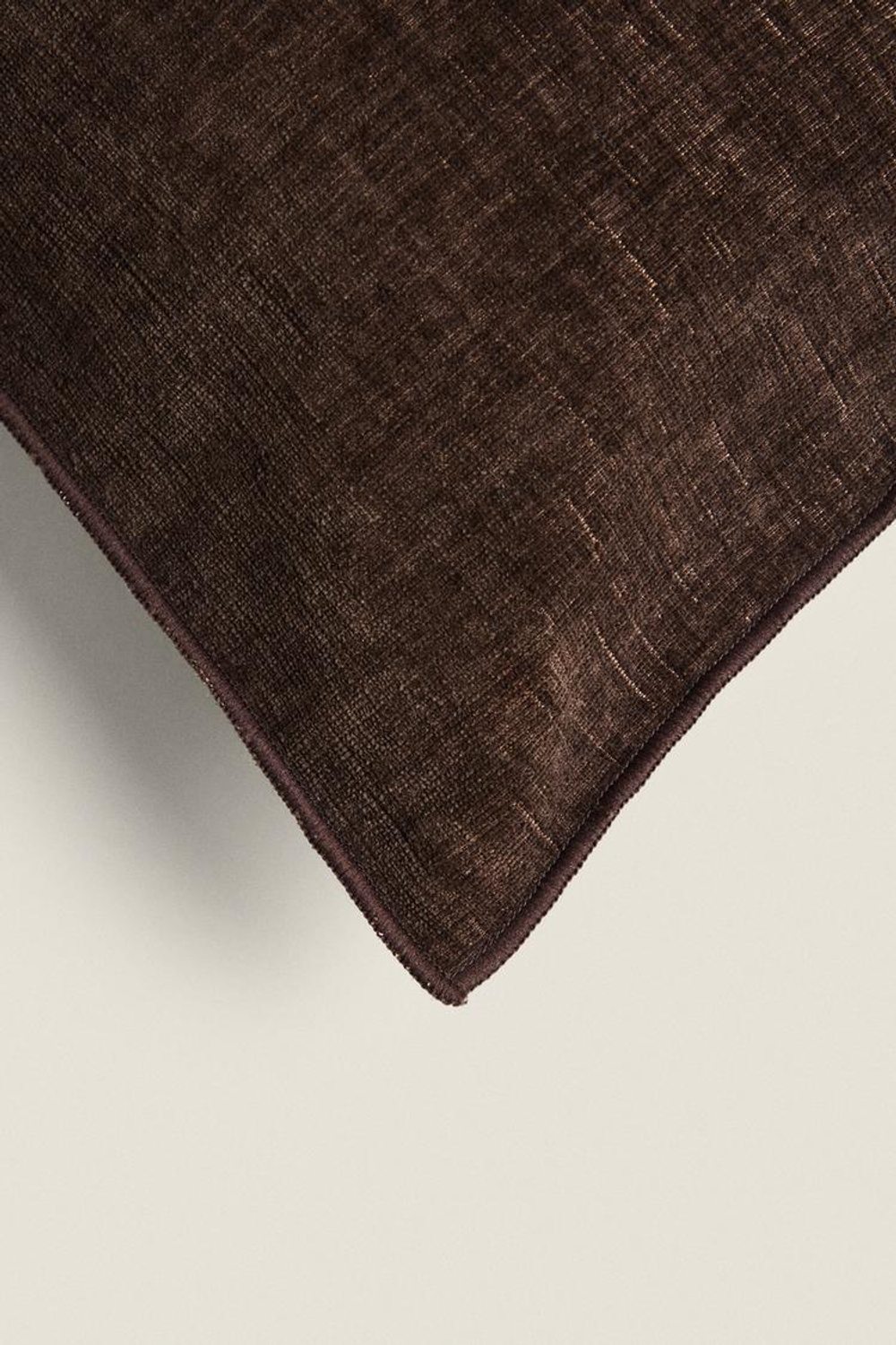 ZARA HOME ЧЕХОЛ ДЛЯ ДЕКОРАТИВНОЙ ПОДУШКИ С ВЫШИВКОЙ ИЗ СИНЕЛИ, КОРИЧНЕВЫЙ