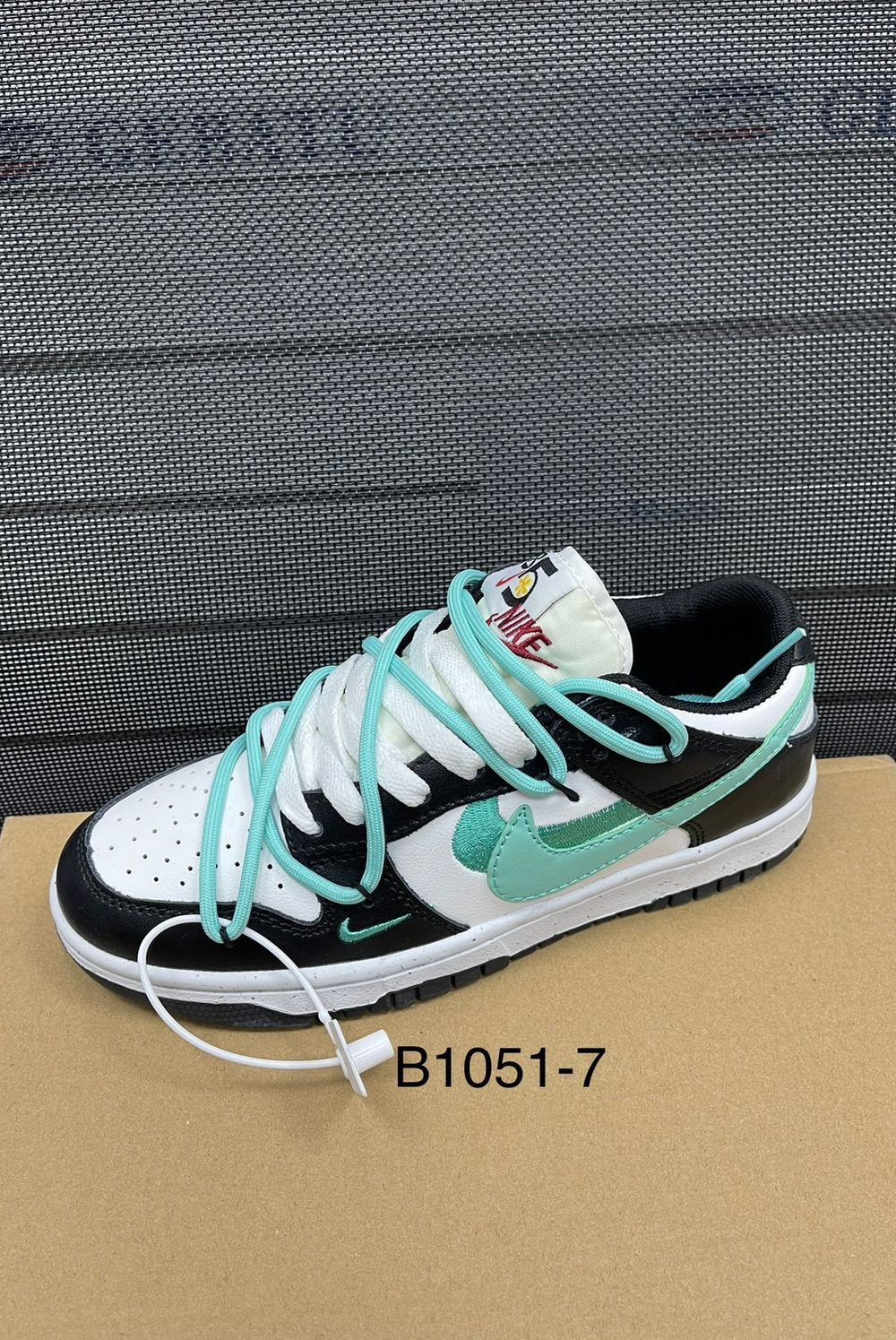 Кроссовки по 8 пар (36-41)р. / B1051/7