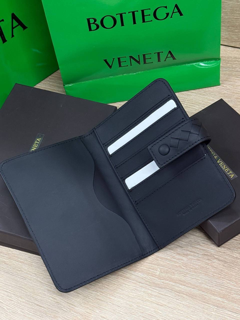 Обложка на паспорт Bottega Veneta