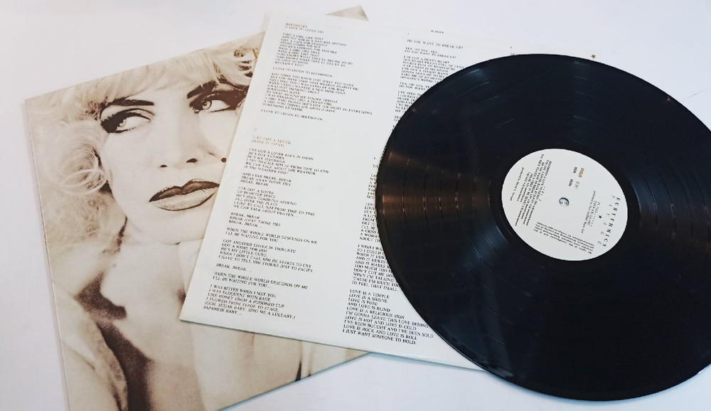 Винтажная виниловая пластинка Eurythmics Savage (Germany 1987)