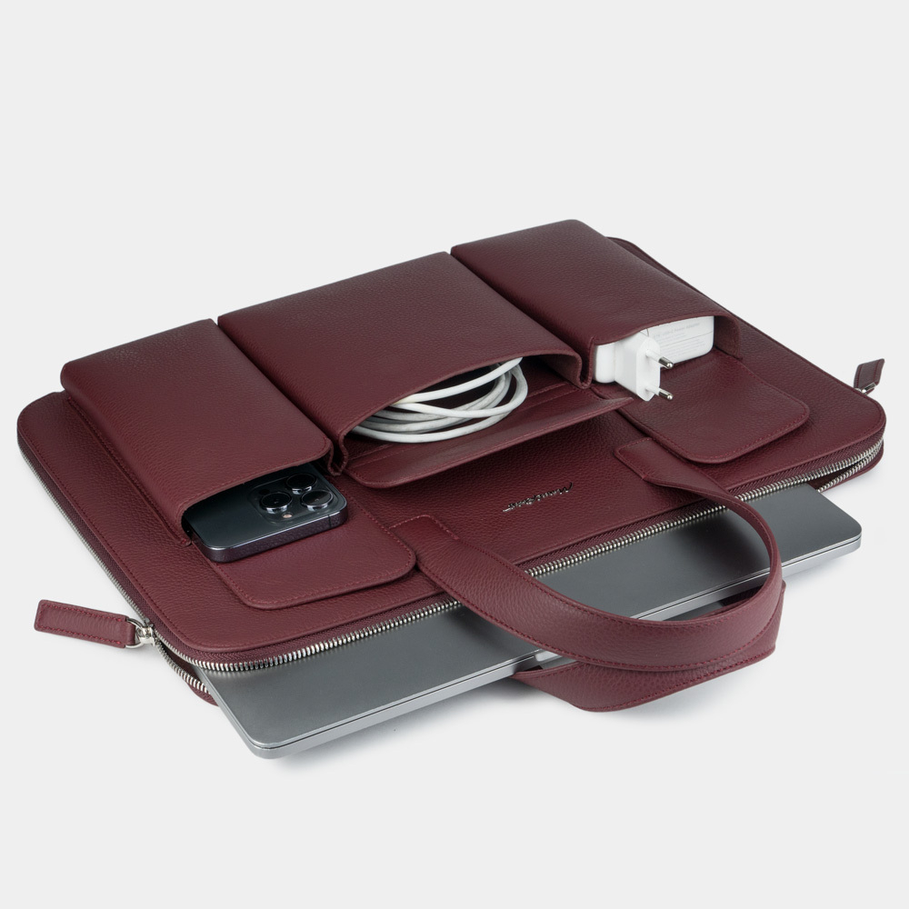 Сумка кожаная для MacBook Pro 17" Bocage с карманами бордового цвета